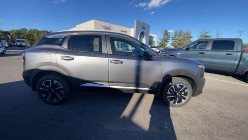 Gunmetal 2027 Nissan Kicks SV