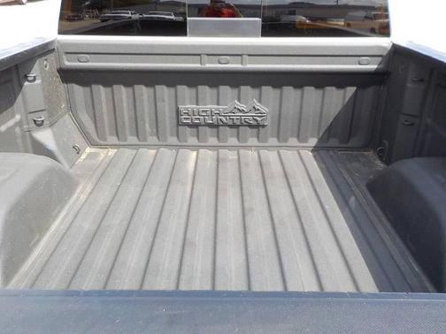 White Diamond Pearl 2019 Chevrolet Silverado 1500 High Country