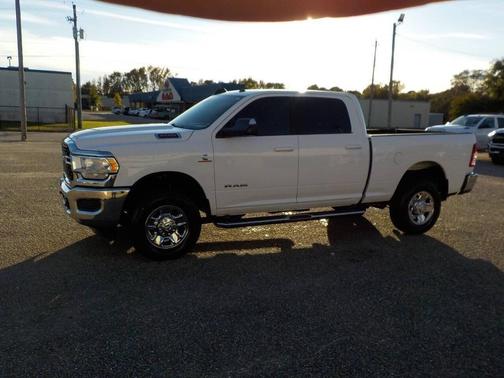 2022 RAM 2500 Big Horn Crew Cab 4x4 6'4' Box