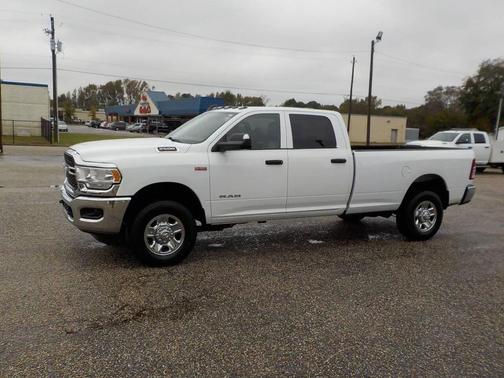 2022 RAM 2500 Tradesman Crew Cab 4x4 8' Box