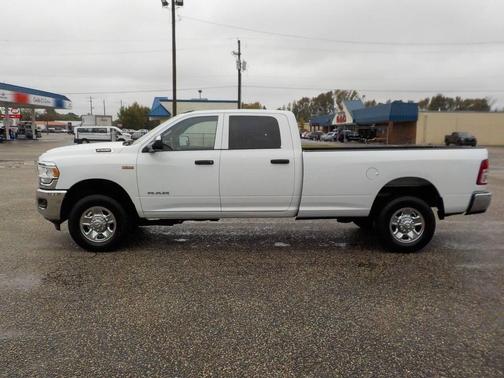 2022 RAM 2500 Tradesman Crew Cab 4x4 8' Box