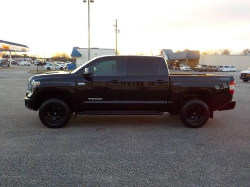 2018 Toyota Tundra SR5