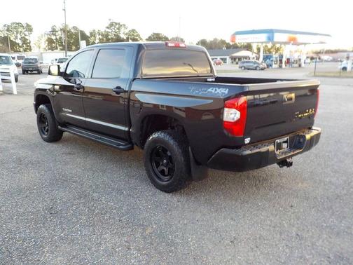 2018 Toyota Tundra SR5