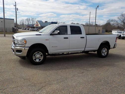 2022 RAM 2500 Tradesman Crew Cab 4x4 8' Box
