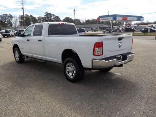 2022 RAM 2500 Tradesman Crew Cab 4x4 8' Box