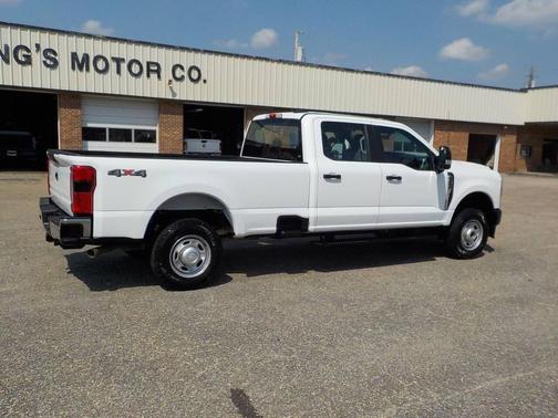 Oxford White 2024 Ford F-350 XL