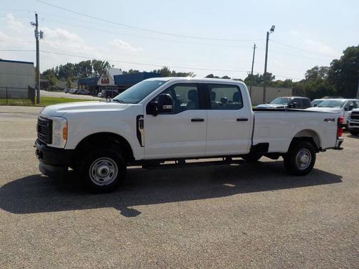 Oxford White 2024 Ford F-350 XL