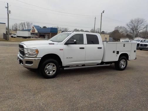 2022 RAM 2500 Tradesman Crew Cab 4x4 8' Box