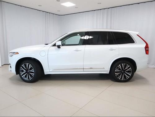 Crystal White Metallic 2025 Volvo XC90 Plug-In Hybrid Plus