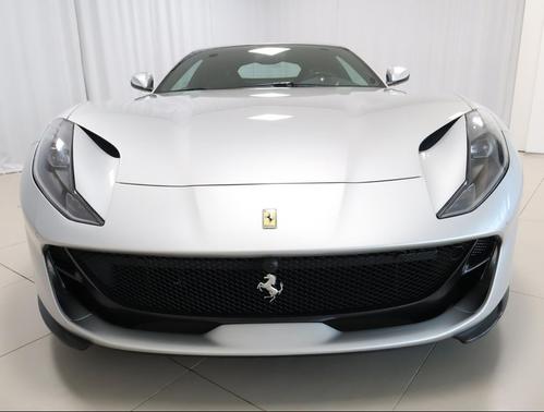 2019 Ferrari 812 Superfast Base