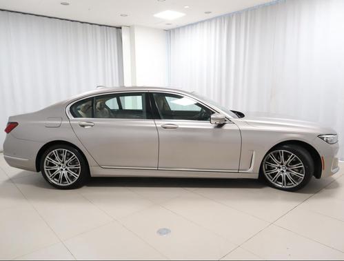 2022 BMW 750 i xDrive