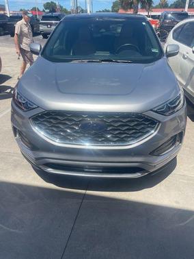 Iconic Silver Metallic 2024 Ford Edge Titanium