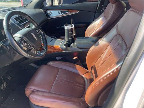 White Platinum Metallic Tri-Coat 2019 Lincoln Nautilus Reserve