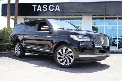 Infinite Black Metallic Clearcoat 2023 Lincoln Navigator Reserve
