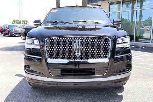 Infinite Black Metallic Clearcoat 2023 Lincoln Navigator Reserve