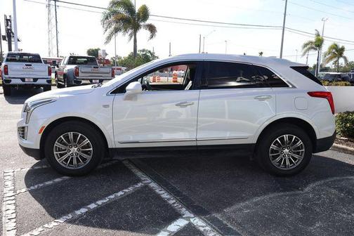 Crystal White Tricoat 2017 Cadillac XT5 Luxury