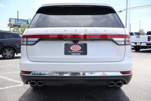 Pristine White Metallic Tri-Coat 2026 Lincoln Aviator Premiere