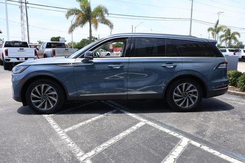 Whisper Blue Metallic Clearcoat 2026 Lincoln Aviator Premiere