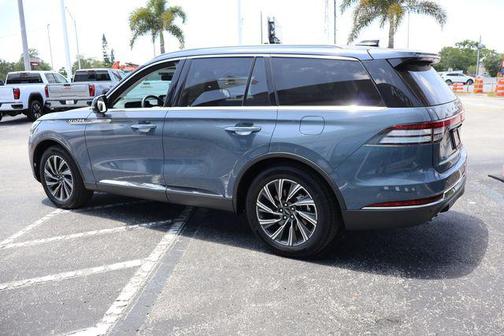 Whisper Blue Metallic Clearcoat 2026 Lincoln Aviator Premiere