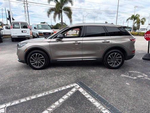 Iced Mocha 2020 Lincoln Corsair Standard