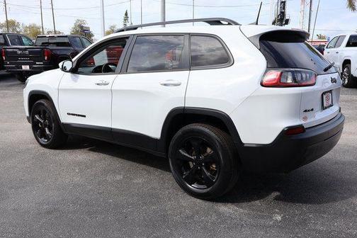 Bright White Clearcoat 2021 Jeep Cherokee Altitude