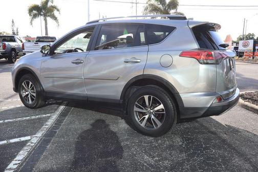 Silver Sky Metallic 2018 Toyota RAV4 XLE