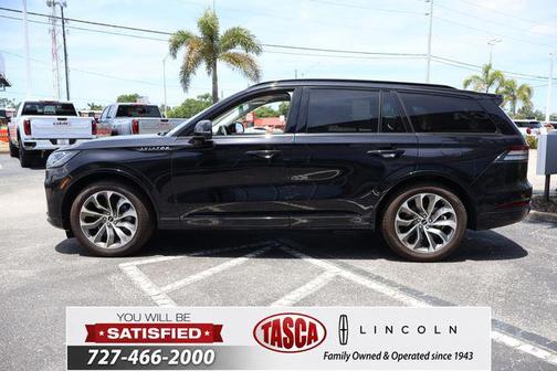 Infinite Black Metallic Clearcoat 2025 Lincoln Aviator Premiere