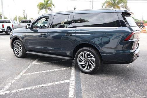 Flight Blue Metallic Clearcoat 2026 Lincoln Navigator Premiere
