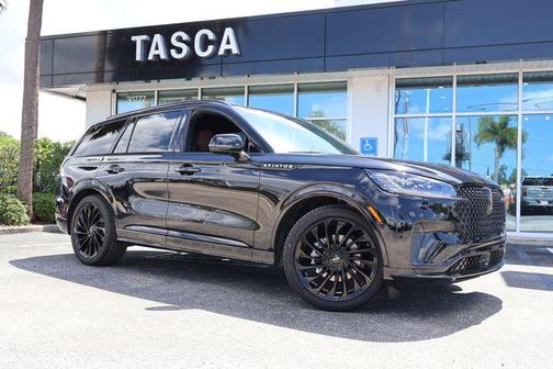 Infinite Black Metallic Clearcoat 2026 Lincoln Aviator Reserve AWD