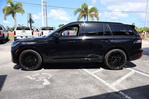 Infinite Black Metallic Clearcoat 2026 Lincoln Aviator Reserve AWD