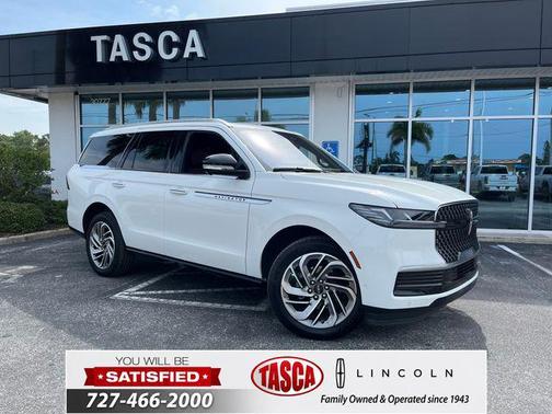 Pristine White Metallic Tri-Coat 2025 Lincoln Navigator Reserve