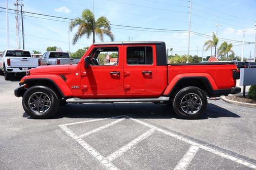 Firecracker Red Clearcoat 2020 Jeep Gladiator Overland