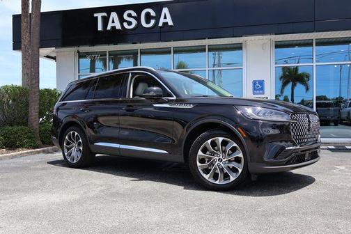 Infinite Black Metallic Clearcoat 2026 Lincoln Aviator Premiere