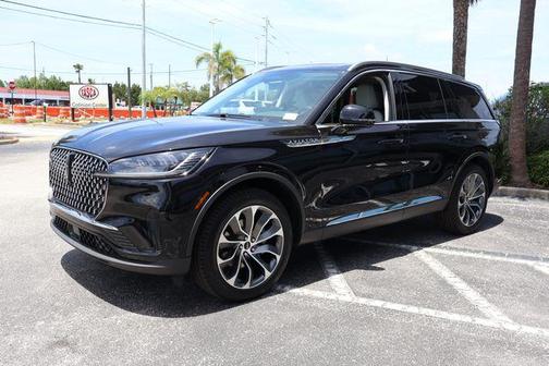 Infinite Black Metallic Clearcoat 2026 Lincoln Aviator Premiere