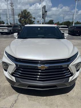 Iridescent Pearl Tricoat 2024 Chevrolet Blazer Premier