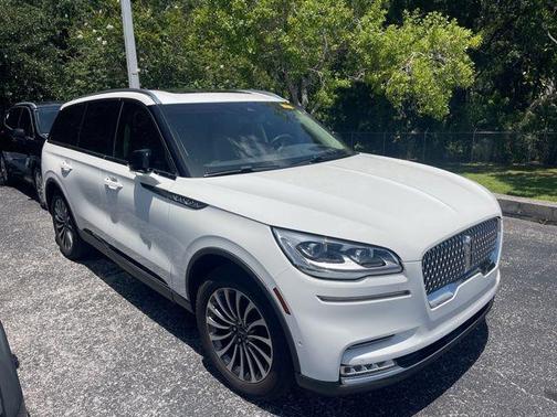 White 2022 Lincoln Aviator Reserve AWD