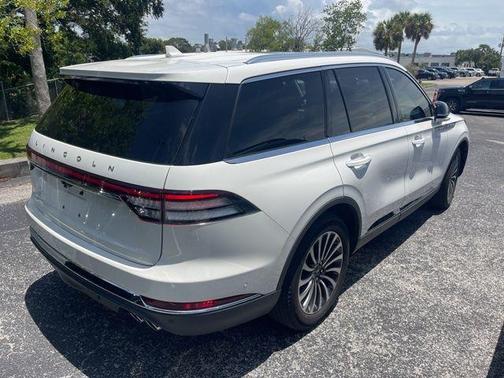 White 2022 Lincoln Aviator Reserve AWD