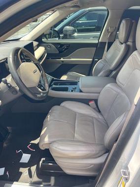White 2022 Lincoln Aviator Reserve AWD