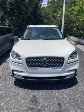 White 2022 Lincoln Aviator Reserve AWD