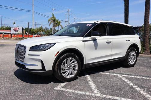 Pristine White Metallic Tri-Coat 2023 Lincoln Corsair Standard