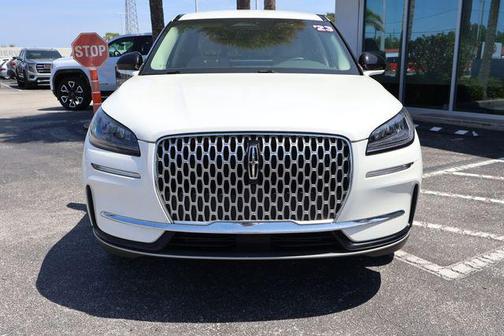 Pristine White Metallic Tri-Coat 2023 Lincoln Corsair Standard