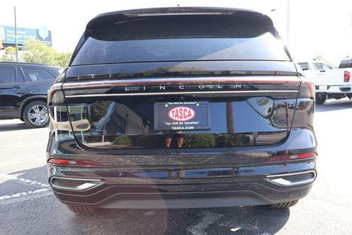 Infinite Black Metallic Clearcoat 2026 Lincoln Nautilus Reserve