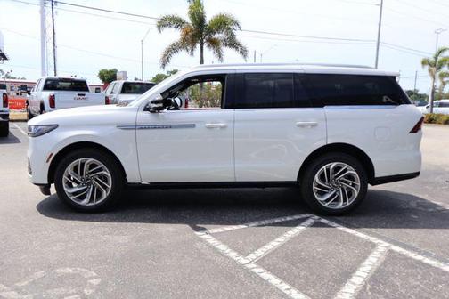 Star White Metallic Tri-Coat 2026 Lincoln Navigator Reserve