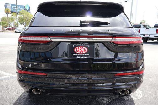 Infinite Black Metallic Clearcoat 2025 Lincoln Corsair Reserve