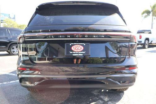 Infinite Black Metallic Clearcoat 2026 Lincoln Nautilus Reserve