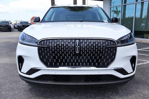 Pristine White Metallic Tri-Coat 2026 Lincoln Aviator Premiere