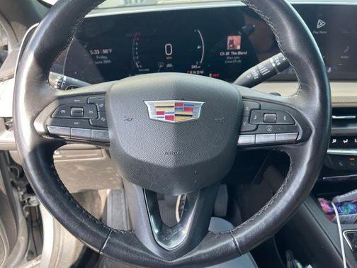 Argent Silver Metallic 2024 Cadillac XT4 Luxury