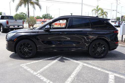 Infinite Black Metallic Clearcoat 2025 Lincoln Corsair Grand Touring