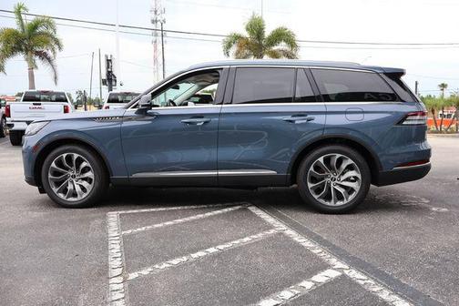 Whisper Blue Metallic Clearcoat 2026 Lincoln Aviator Premiere