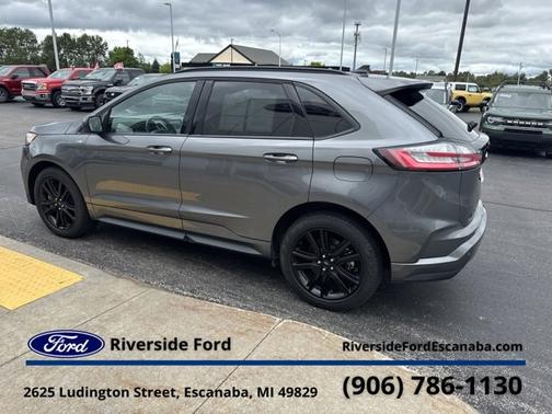2022 Ford Edge 